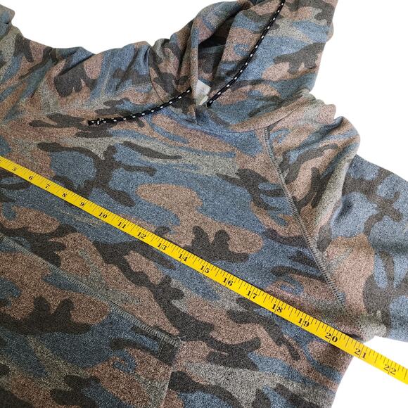 SUNDRY Womens Camo Crop Hoodie Size Small Multicolor Camo Stretchy Comfy Cozy - Picture 9 of 10